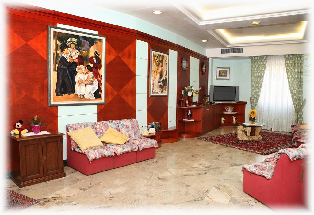 Hotel American ลิโดดิเยโซโล ภายนอก รูปภาพ