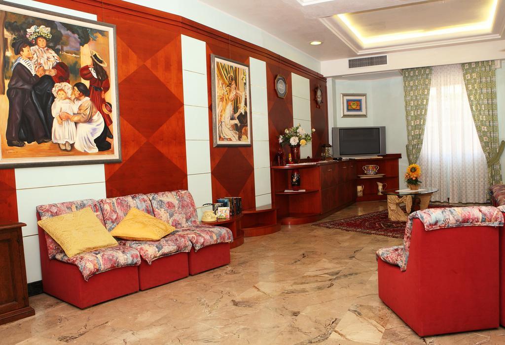 Hotel American ลิโดดิเยโซโล ภายนอก รูปภาพ