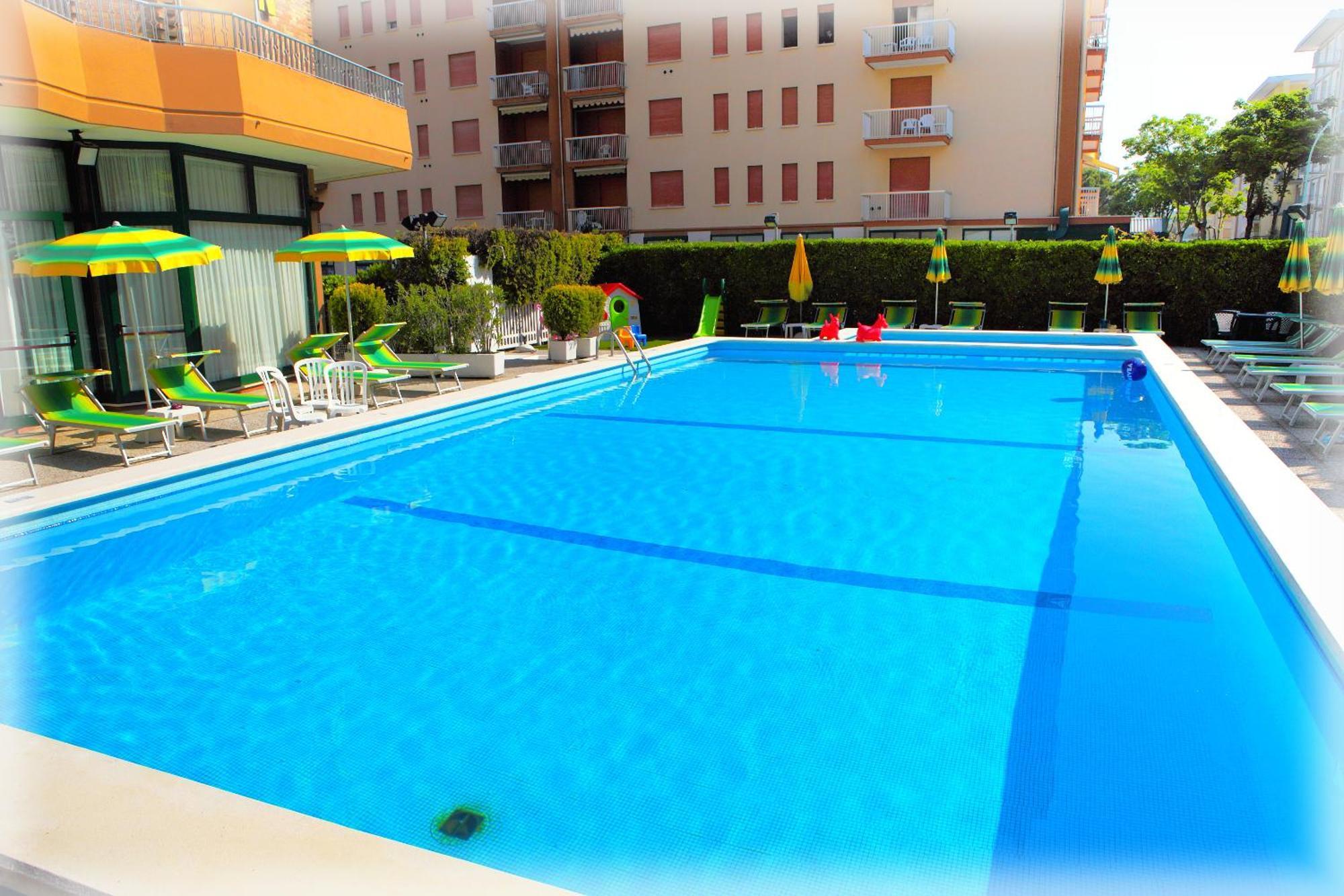 Hotel American ลิโดดิเยโซโล ภายนอก รูปภาพ