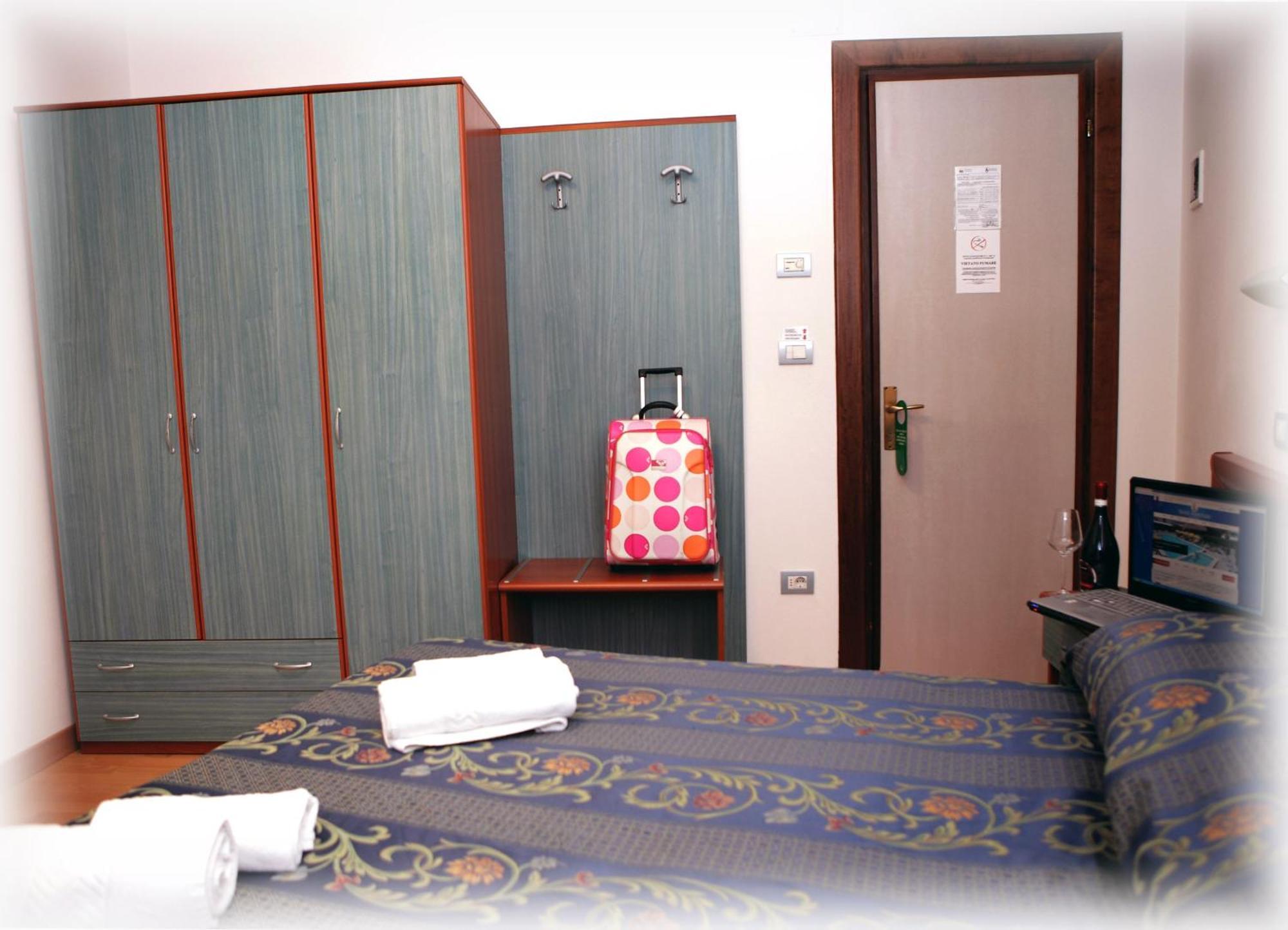 Hotel American ลิโดดิเยโซโล ภายนอก รูปภาพ