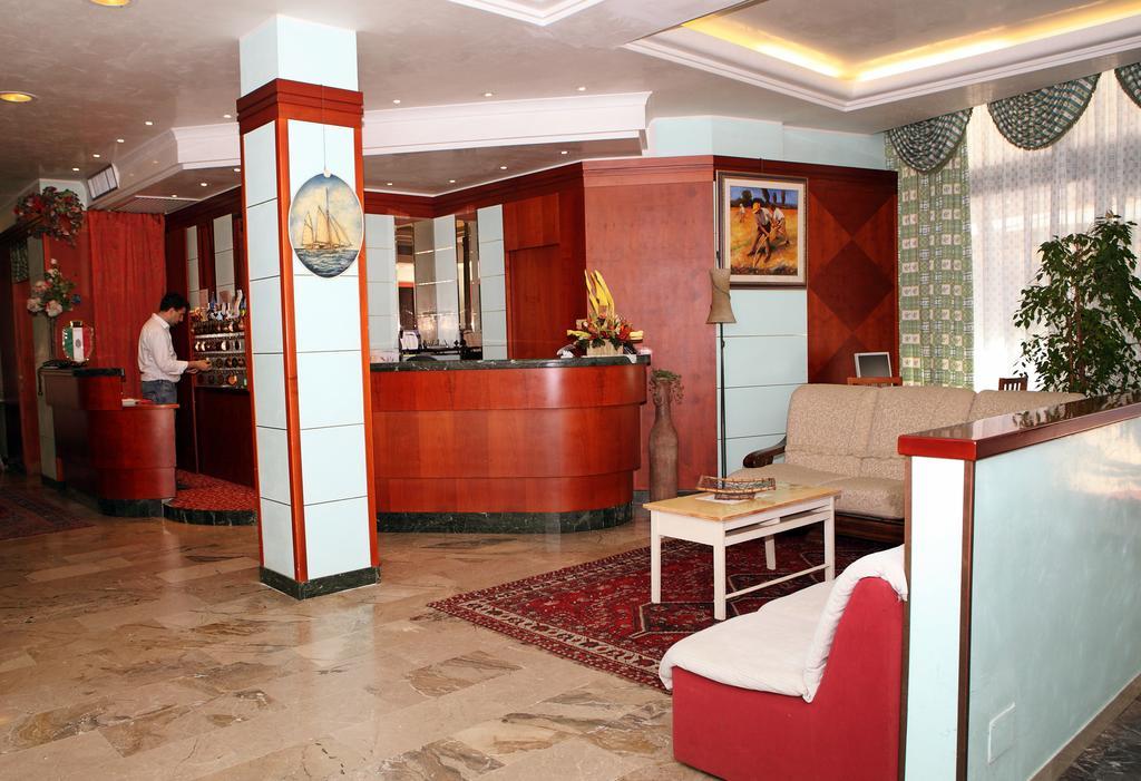 Hotel American ลิโดดิเยโซโล ภายนอก รูปภาพ