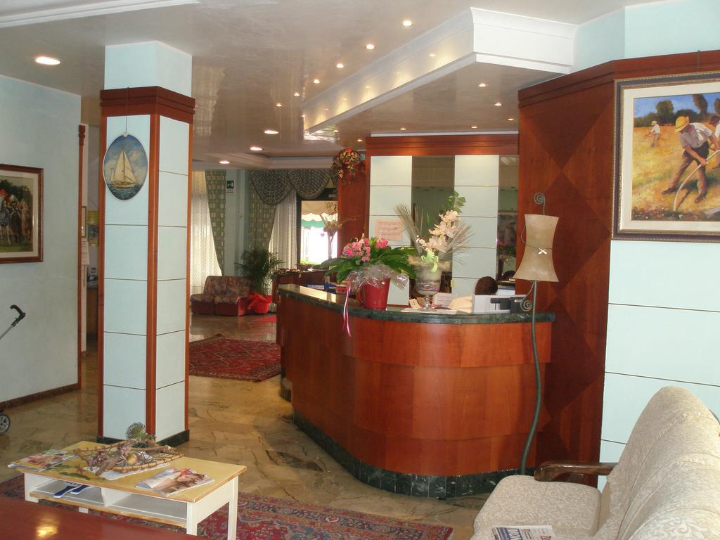 Hotel American ลิโดดิเยโซโล ภายนอก รูปภาพ