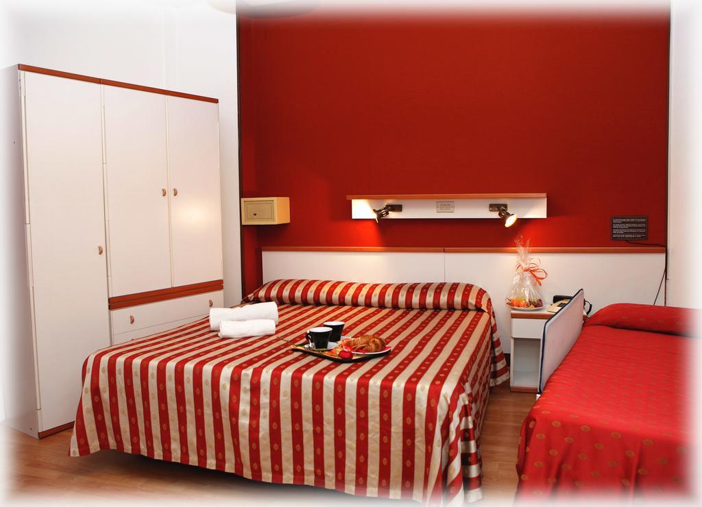 Hotel American ลิโดดิเยโซโล ภายนอก รูปภาพ