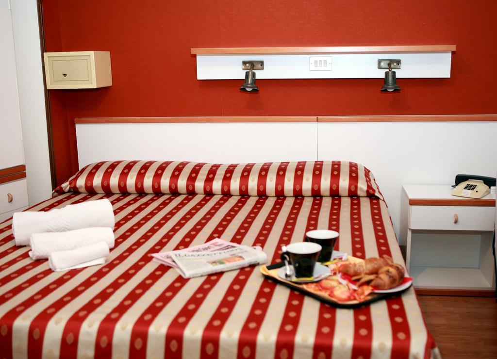 Hotel American ลิโดดิเยโซโล ภายนอก รูปภาพ