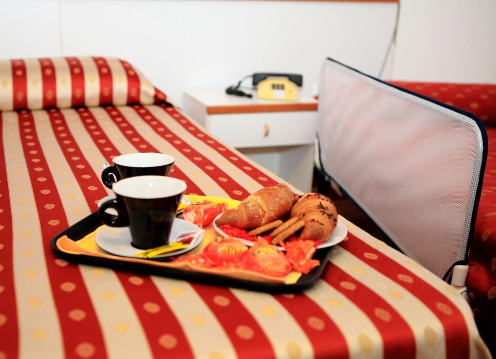 Hotel American ลิโดดิเยโซโล ภายนอก รูปภาพ
